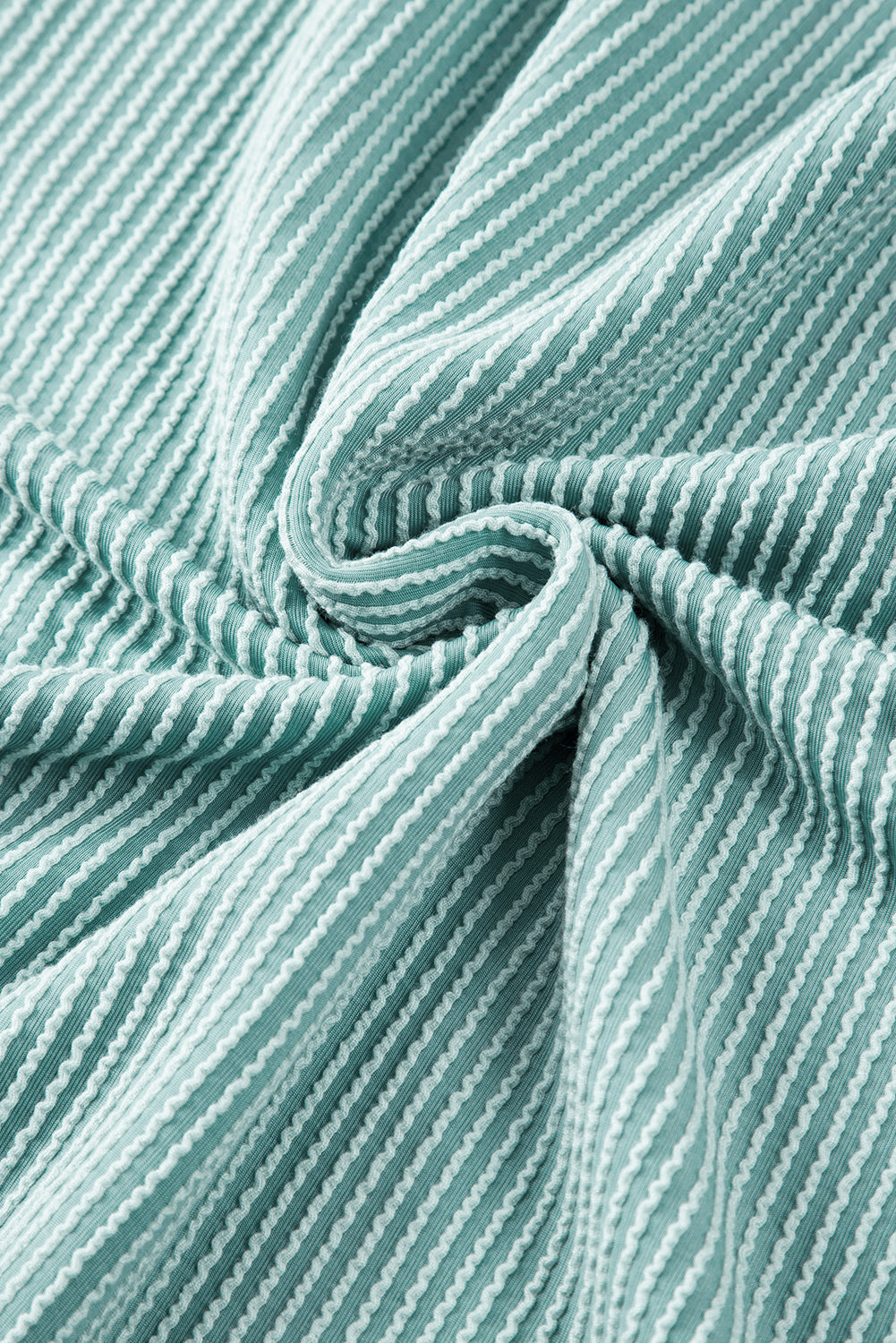 Conjunto de camiseta y pantalones cortos de punto con cordón