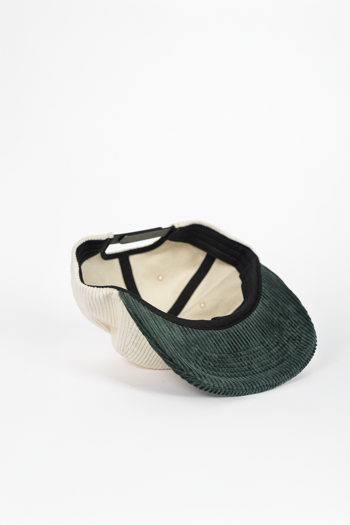 Gorra snapback de pana Atonal