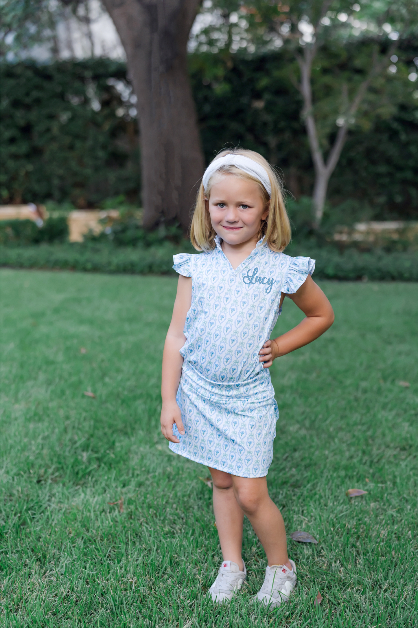 Top deportivo sin mangas Ellie para niña de LH Sport - Hampton Blooms