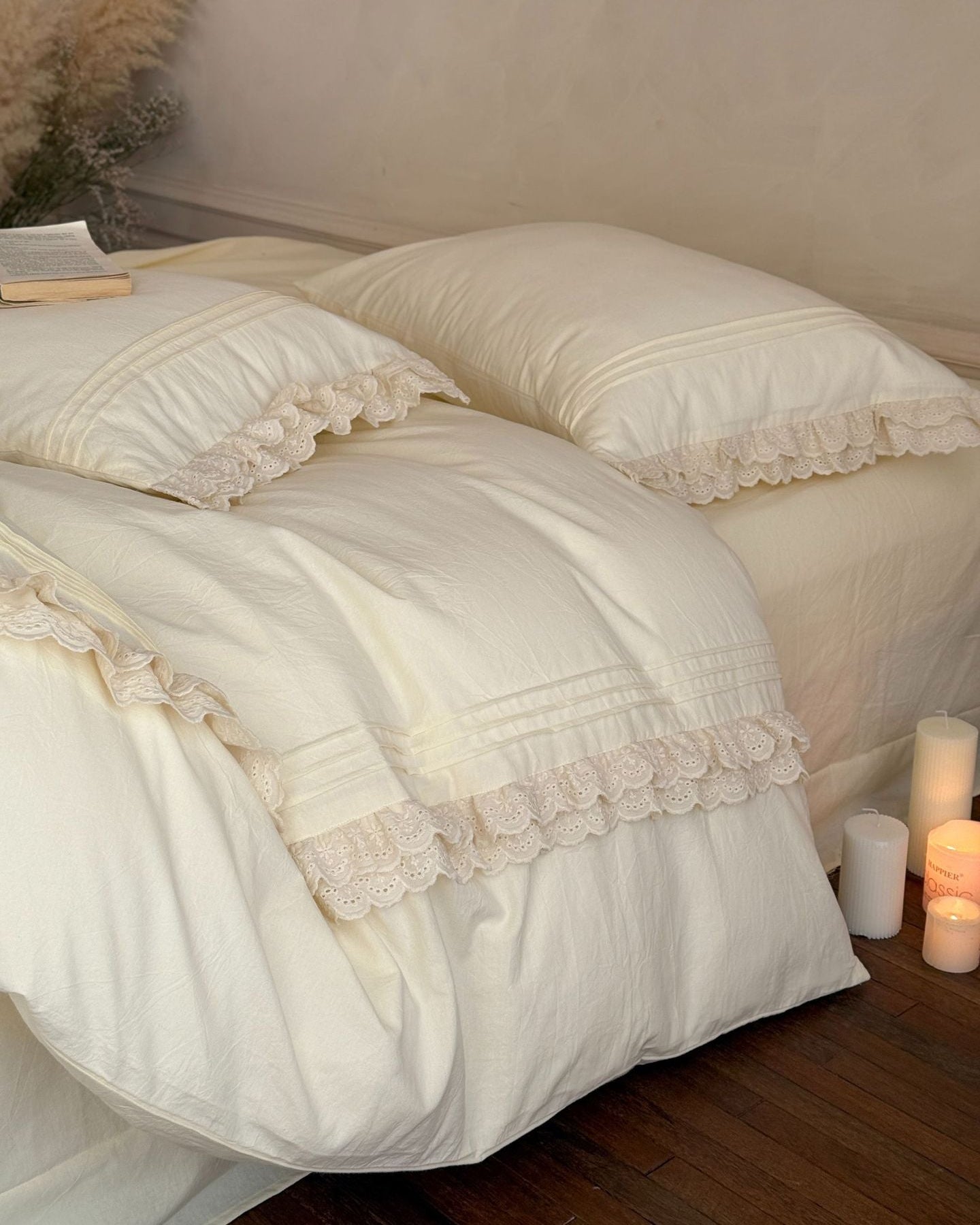 Juego de cama con volantes y encaje plisado en acordeón