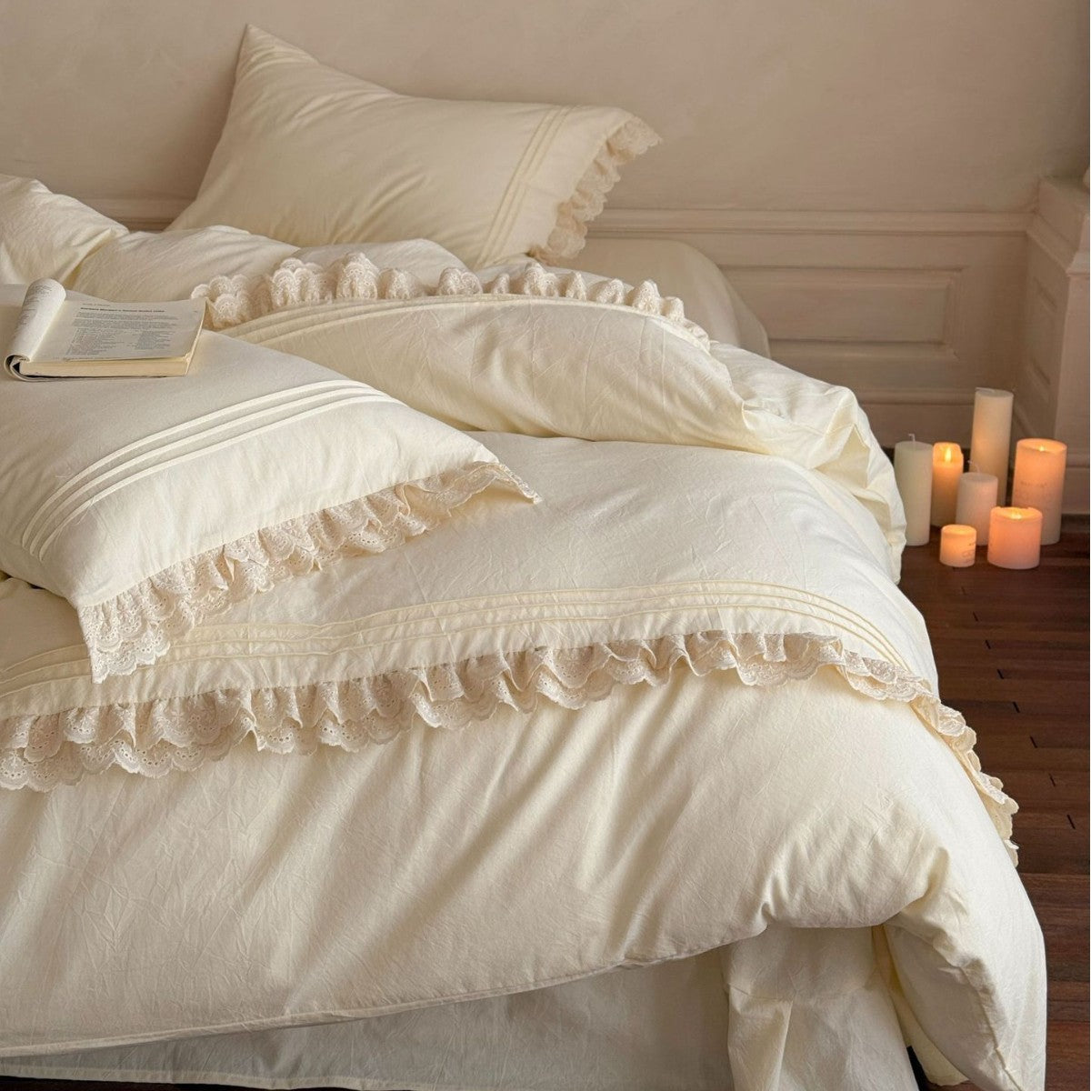 Juego de cama con volantes y encaje plisado en acordeón