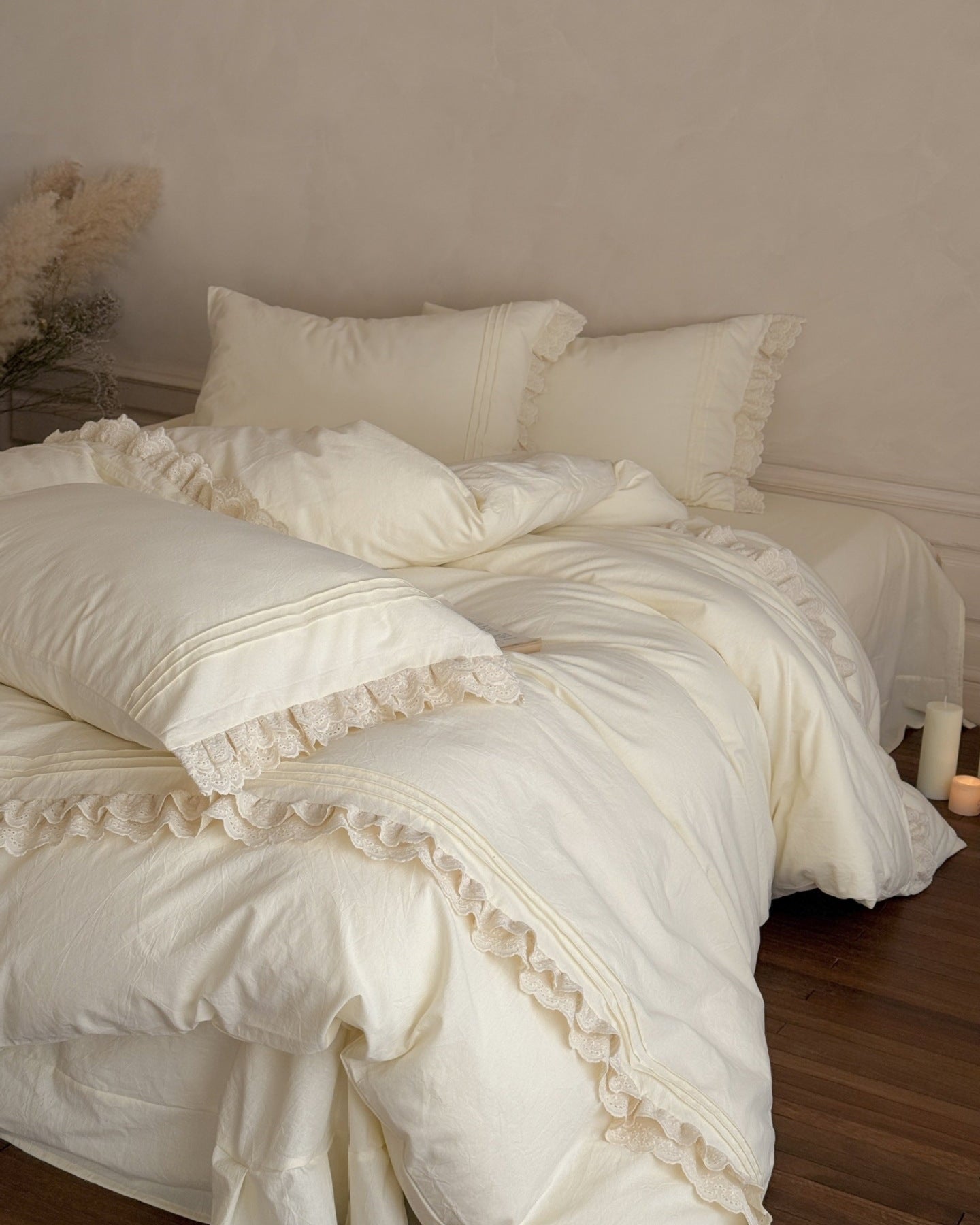 Juego de cama con volantes y encaje plisado en acordeón