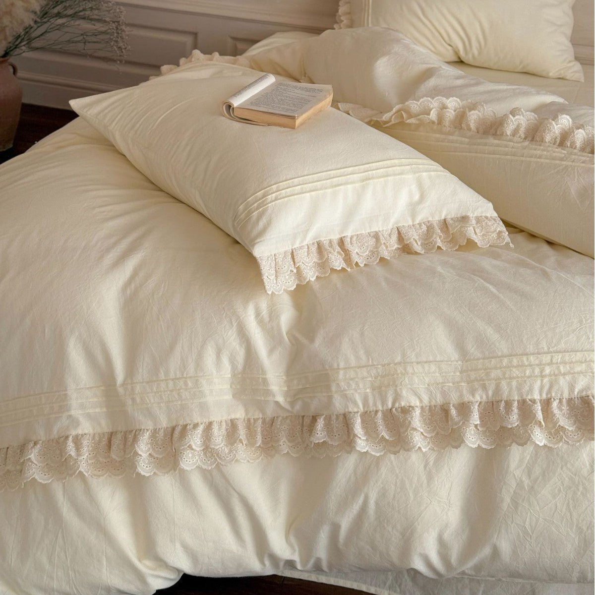 Juego de cama con volantes y encaje plisado en acordeón