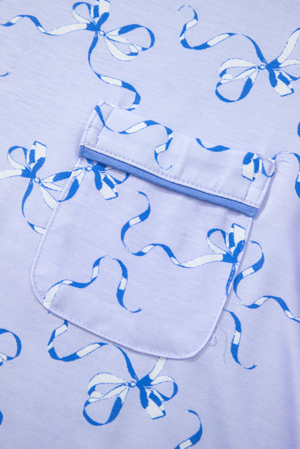 Conjunto de camiseta y pantalones cortos con lazo