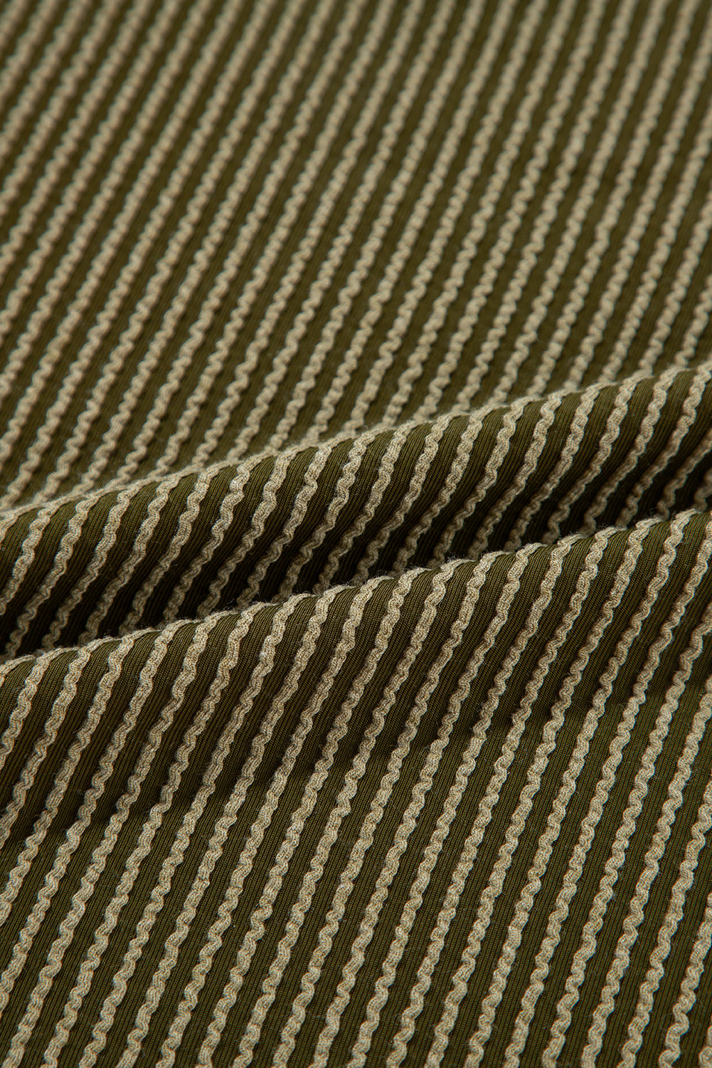Conjunto de camiseta y pantalones cortos de punto con cordón