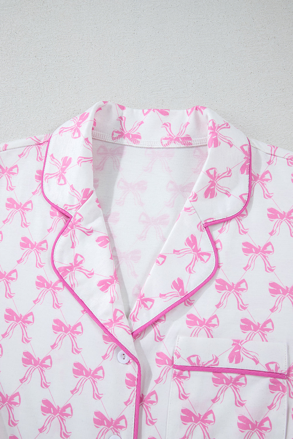 Conjunto de pijama con top y pantalones cortos con lazo