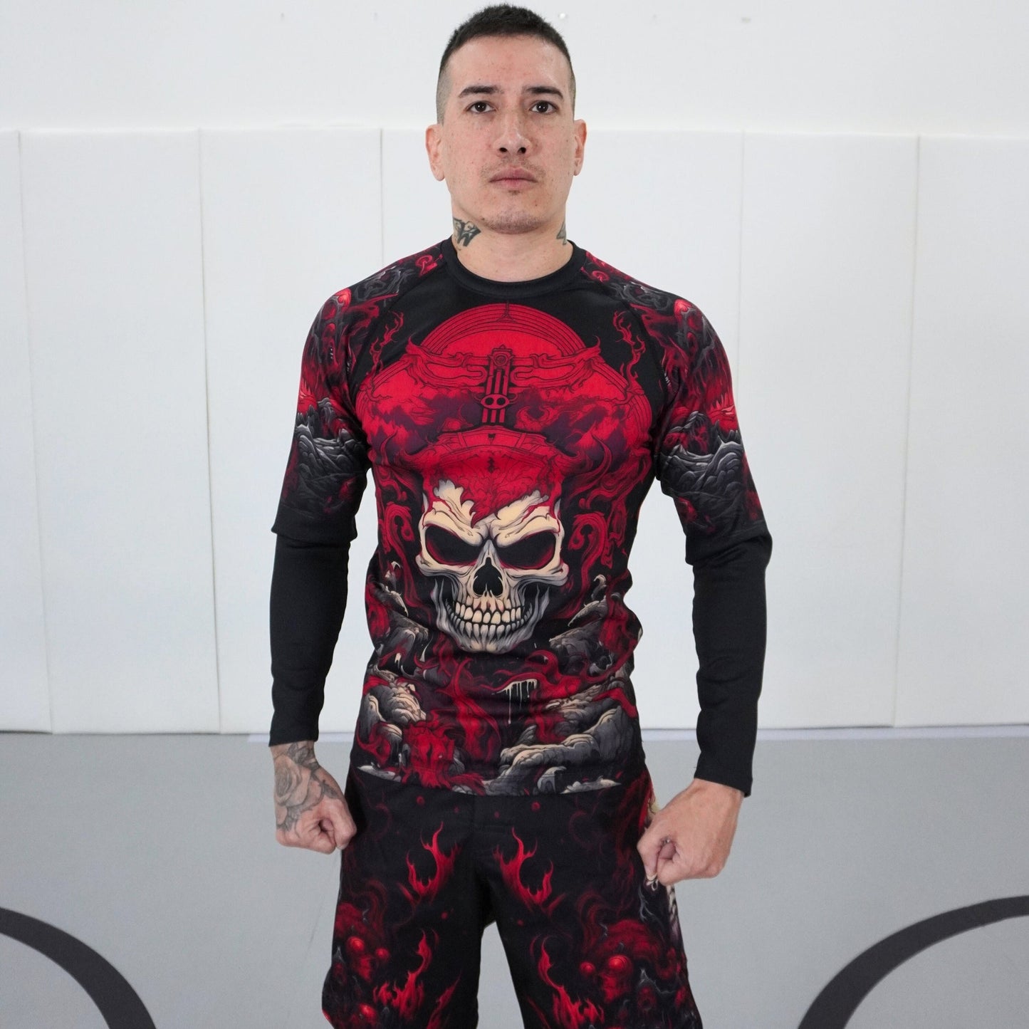 MALLA DE RAYAS DE MANGA CORTA CON CALAVERA SHINIGAMI