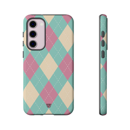Funda resistente con diseño de rombos azul, rosa y beige