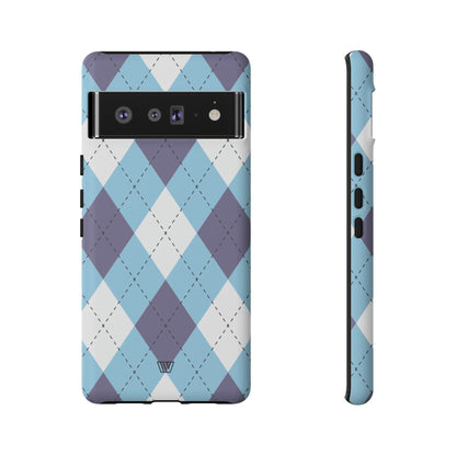 Funda resistente con diseño de rombos azul, blanco y morado