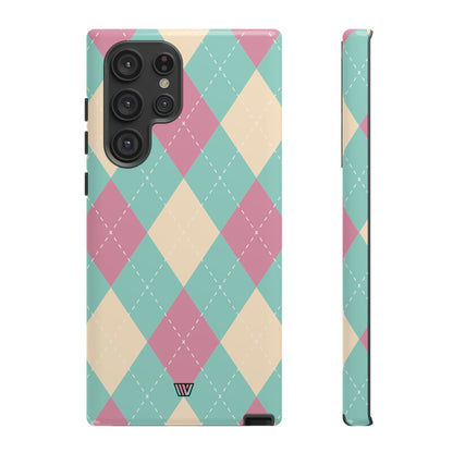 Funda resistente con diseño de rombos azul, rosa y beige