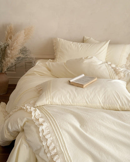 Accordion Pleated Lace Ruffled Bedding Set