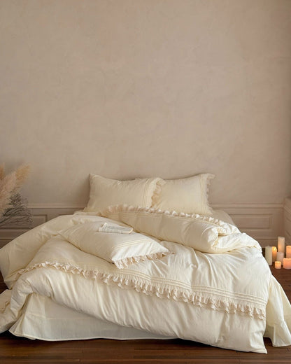 Accordion Pleated Lace Ruffled Bedding Set