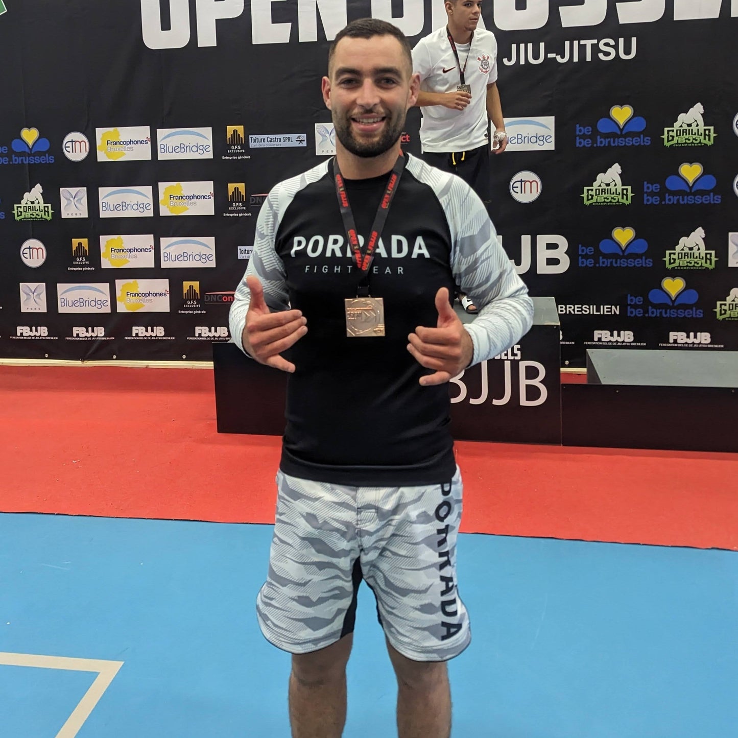 RASH GUARD DE CAMUFLAJE BLANCO