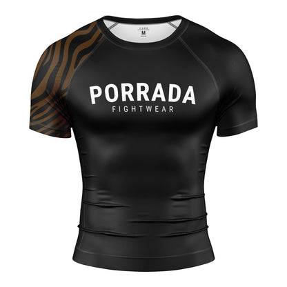 RASH GUARD DE MANGA CORTA CON CLASIFICACIÓN MARRÓN DE LA IBJJF